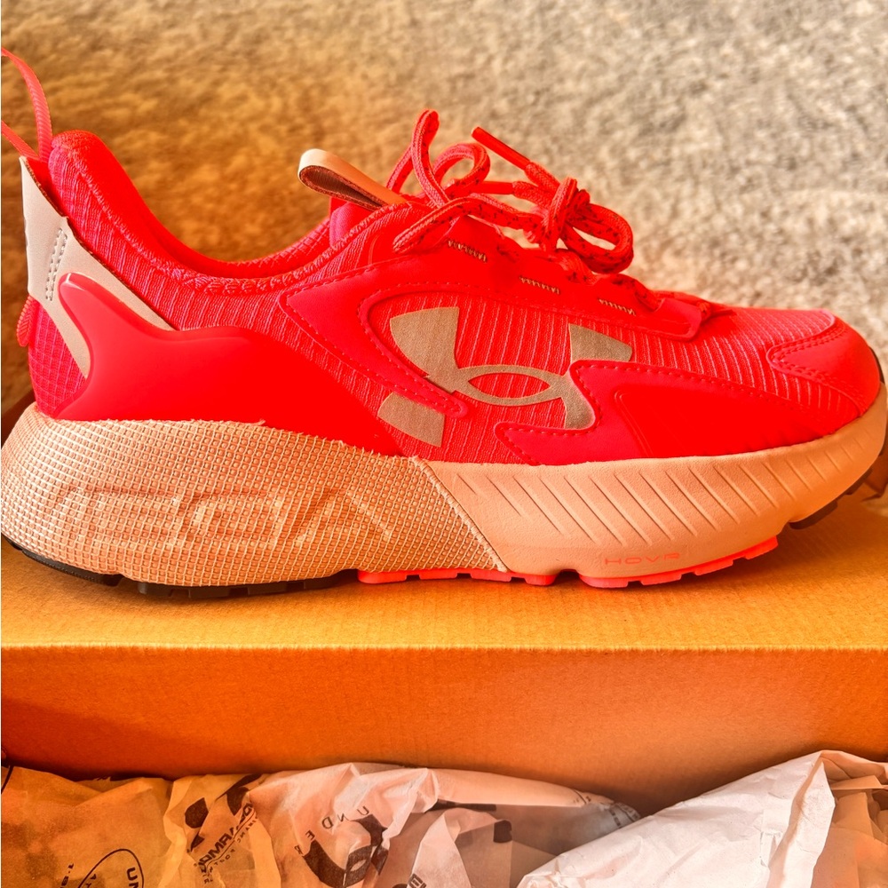 NWOT Brand new Under Armour UA HOVR Mega 2 MVMT never worn